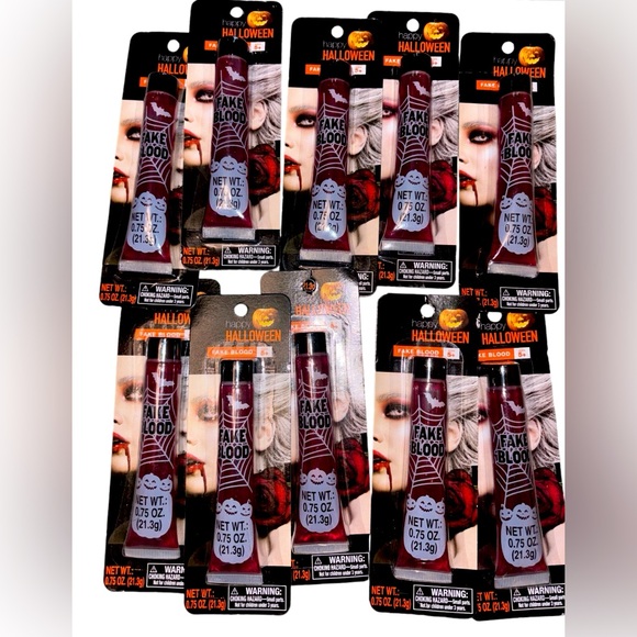 Halloween Makeup Bundle 17 pieces includes Fake Blood and Vampire Fangs - Picture 7 of 7